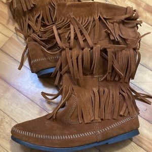 EUC Minnetonka Moccasins